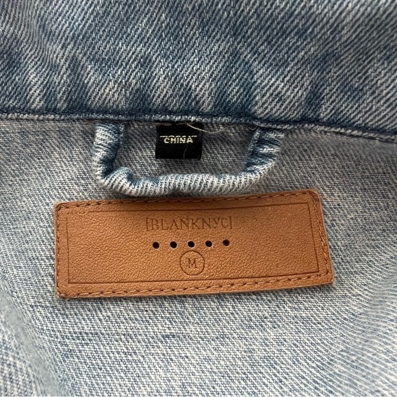 Blank NYC Cropped Demin Trucker Jacket Elastic Waist  M - Picture 7 of 10